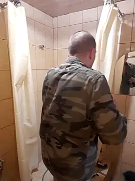 Snapshot of Foxyshaved chatting on March 22, 2025, 4:35 am Foxyshaved online show from March 22, 2025, 4:35 am