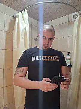 Snapshot of Foxyshaved chatting on November 29, 2025, 4:04 am Foxyshaved online show from November 29, 2025, 4:04 am