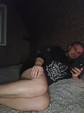 Foxyshaved online show from February 18, 2026, 4:19 am