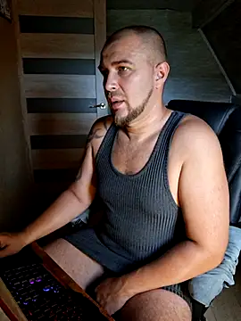 Snapshot of Foxyshaved chatting on July 20, 2026, 4:27 am Foxyshaved online show from July 20, 2026, 4:27 am