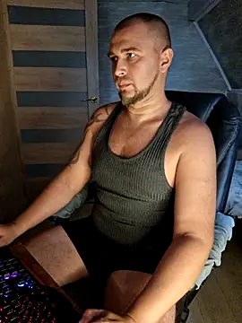 Snapshot of Foxyshaved chatting on July 20, 2026, 10:39 am Foxyshaved online show from July 20, 2026, 10:39 am