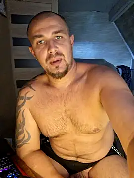 Snapshot of Foxyshaved chatting on July 28, 2026, 11:17 am Foxyshaved online show from July 28, 2026, 11:17 am