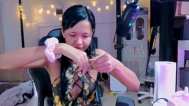 Kana G online show from February 17, 2025, 7:42 pm