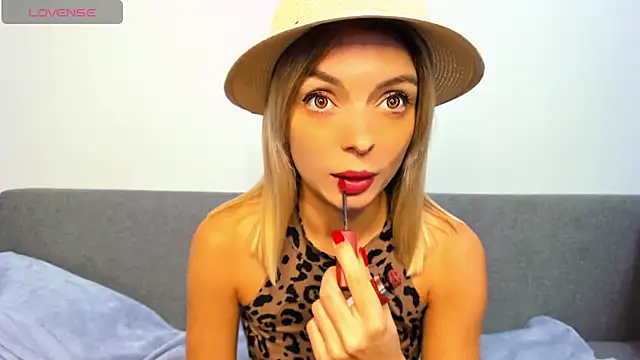  ellen meow  online show from October 24, 2025, 9:11 pm