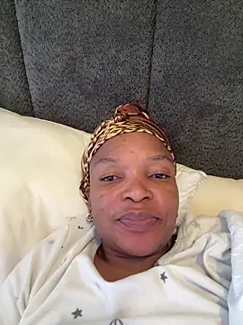 Snapshot of slimcateee chatting on June 3, 2026, 9:01 am slimcateee online show from June 3, 2026, 9:01 am