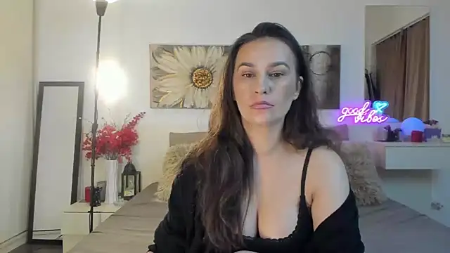 JoyCasidy online show from November 25, 2025, 5:02 pm