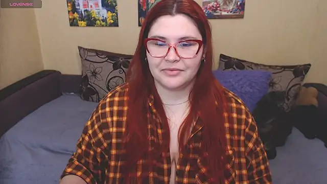 JuliaKeln online show from April 22, 2026, 4:08 pm