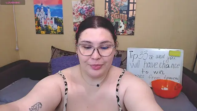 Snapshot of JuliaKeln chatting on July 13, 2026, 3:04 pm JuliaKeln online show from July 13, 2026, 3:04 pm