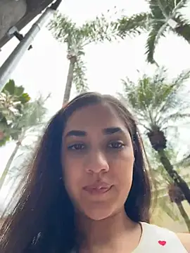Snapshot of CuteeRose chatting on May 18, 2026, 6:03 pm CuteeRose online show from May 18, 2026, 6:03 pm