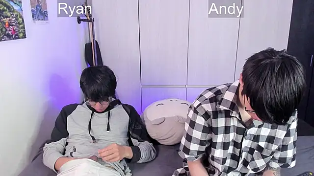 Snapshot of Aventure_Twinks chatting on December 18, 2024, 9:51 pm Aventure Twinks online show from December 18, 2024, 9:51 pm