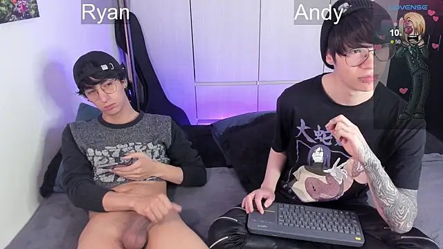 Snapshot of Aventure_Twinks chatting on December 28, 2024, 7:11 am Aventure Twinks online show from December 28, 2024, 7:11 am