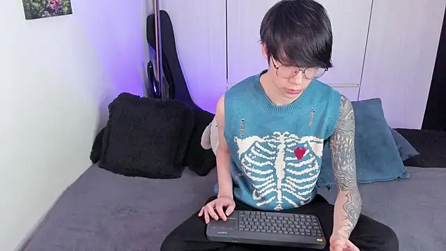 Snapshot of Aventure_Twinks chatting on January 8, 2025, 7:34 am Aventure Twinks online show from January 8, 2025, 7:34 am