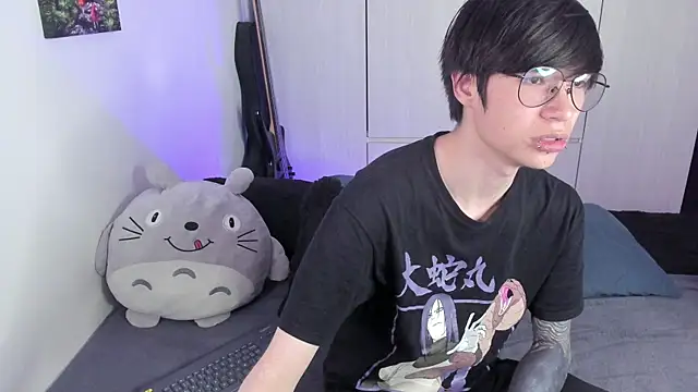 Snapshot of Aventure_Twinks chatting on February 2, 2025, 2:56 pm Aventure Twinks online show from February 2, 2025, 2:56 pm