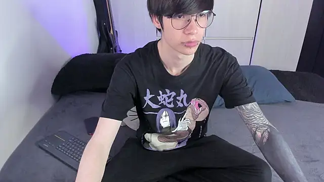 Snapshot of Aventure_Twinks chatting on February 2, 2025, 5:59 pm Aventure Twinks online show from February 2, 2025, 5:59 pm