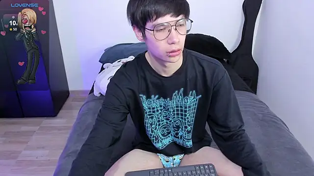 Snapshot of Aventure_Twinks chatting on March 23, 2025, 4:05 am Aventure Twinks online show from March 23, 2025, 4:05 am