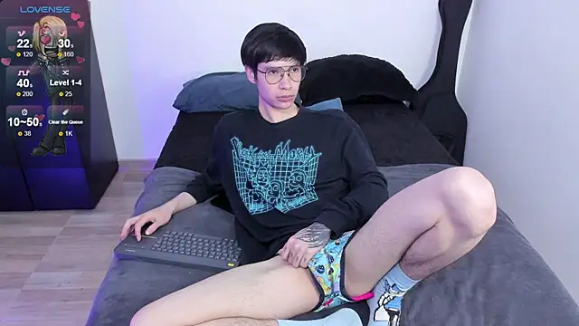 Snapshot of Aventure_Twinks chatting on March 23, 2025, 7:09 am Aventure Twinks online show from March 23, 2025, 7:09 am