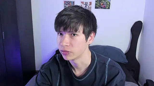 Snapshot of Aventure_Twinks chatting on October 15, 2025, 6:41 pm Aventure Twinks online show from October 15, 2025, 6:41 pm