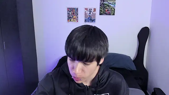 Snapshot of Aventure_Twinks chatting on October 22, 2025, 3:18 am Aventure Twinks online show from October 22, 2025, 3:18 am