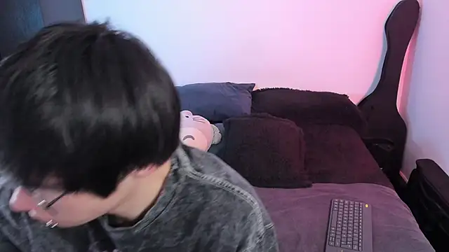 Snapshot of Aventure_Twinks chatting on December 3, 2025, 5:11 pm Aventure Twinks online show from December 3, 2025, 5:11 pm