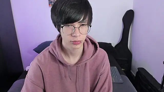 Snapshot of Aventure_Twinks chatting on December 18, 2025, 7:31 pm Aventure Twinks online show from December 18, 2025, 7:31 pm