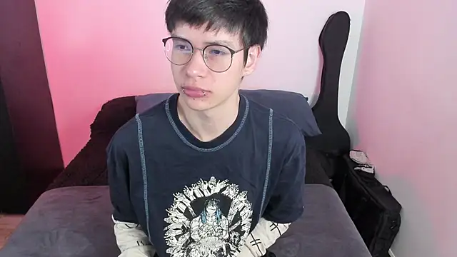 Snapshot of Aventure_Twinks chatting on January 13, 2026, 6:35 pm Aventure Twinks online show from January 13, 2026, 6:35 pm