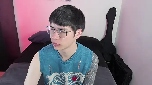 Snapshot of Aventure_Twinks chatting on January 15, 2026, 6:55 pm Aventure Twinks online show from January 15, 2026, 6:55 pm