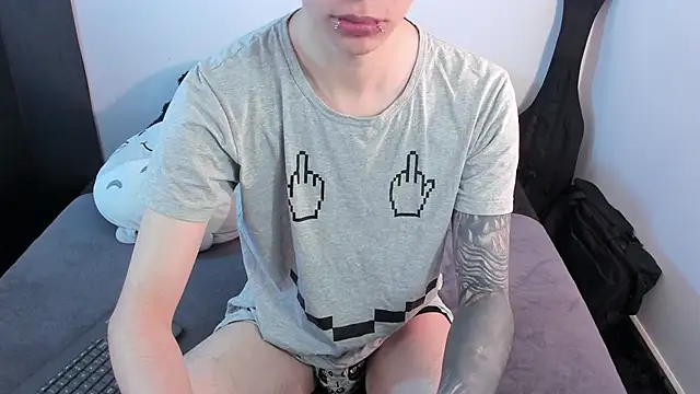 Snapshot of Aventure_Twinks chatting on February 2, 2026, 9:46 pm Aventure Twinks online show from February 2, 2026, 9:46 pm