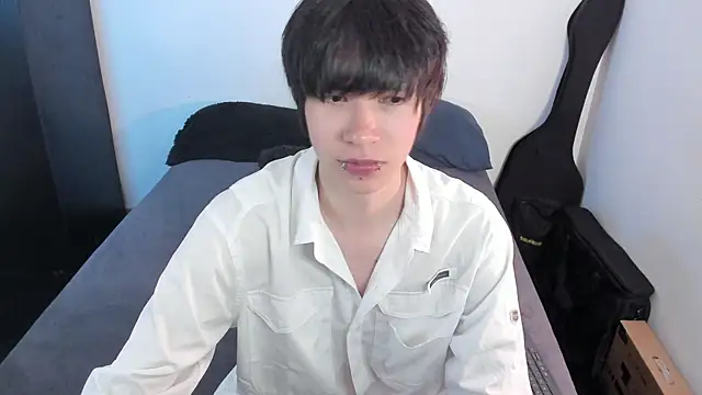 Aventure Twinks online show from April 23, 2026, 10:34 pm