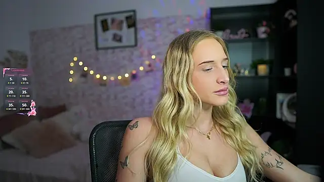 Nicolette  Shea  online show from February 18, 2025, 1:55 pm