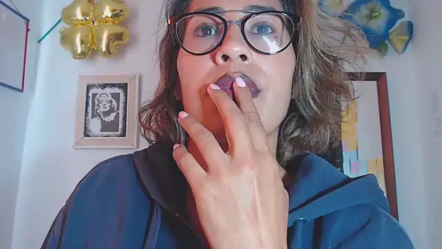 Snapshot of fantasty_nylon chatting on December 17, 2024, 7:59 pm fantasty nylon online show from December 17, 2024, 7:59 pm