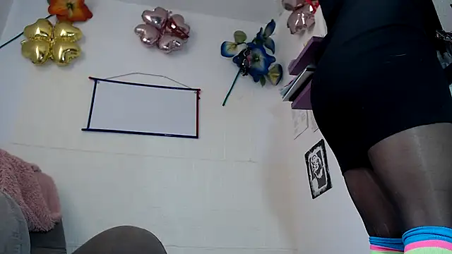 Snapshot of fantasty_nylon chatting on October 15, 2025, 3:56 pm fantasty nylon online show from October 15, 2025, 3:56 pm