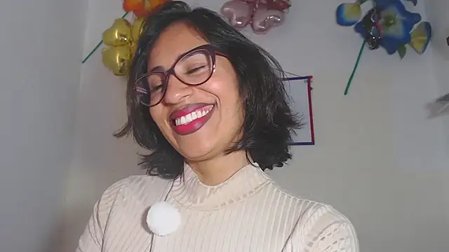 Snapshot of fantasty_nylon chatting on October 18, 2025, 7:25 pm fantasty nylon online show from October 18, 2025, 7:25 pm