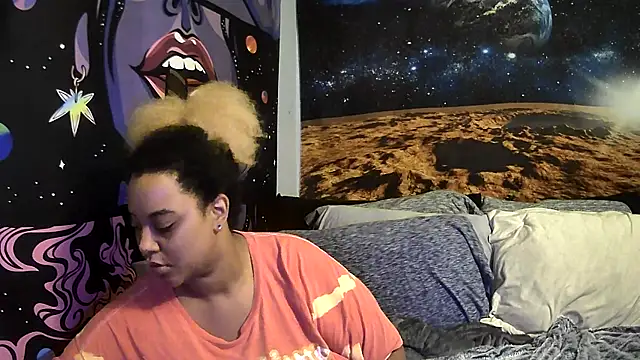 Snapshot of AutumnHart chatting on December 14, 2024, 11:23 pm AutumnHart online show from December 14, 2024, 11:23 pm