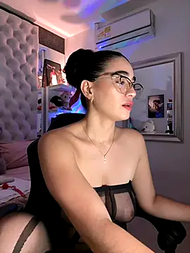 ZarahEvans online show from November 21, 2025, 7:56 pm