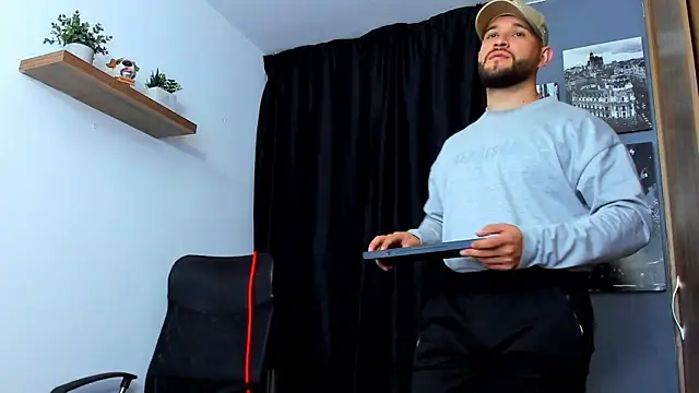 AndrewDiaz online show from November 19, 2025, 3:39 am