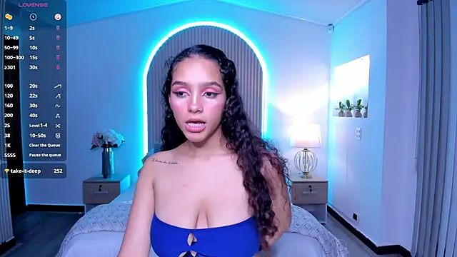 anahi curlie1 online show from December 17, 2024, 7:40 am