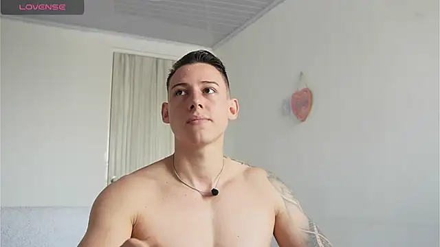 Muscle King Cum online show from April 24, 2026, 2:19 pm