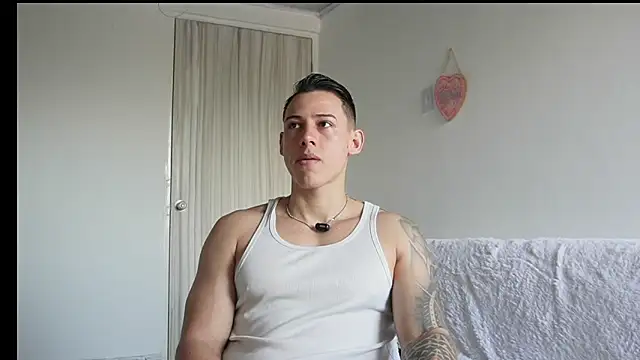 Snapshot of Muscle_King_Cum chatting on May 12, 2026, 1:41 pm Muscle King Cum online show from May 12, 2026, 1:41 pm