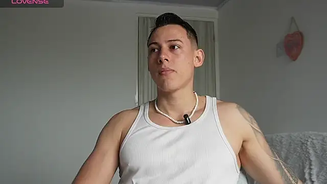 Snapshot of Muscle_King_Cum chatting on May 21, 2026, 2:02 pm Muscle King Cum online show from May 21, 2026, 2:02 pm
