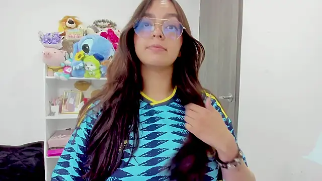 Snapshot of Valery7rose_ chatting on June 17, 2026, 2:18 pm Valery7rose online show from June 17, 2026, 2:18 pm