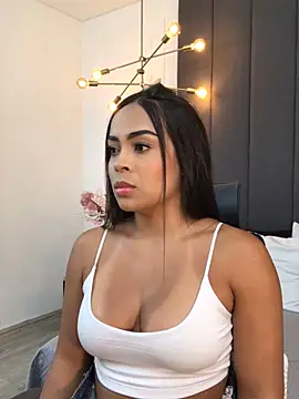 Snapshot of JuanaSimons chatting on January 4, 2025, 11:06 pm JuanaSimons online show from January 4, 2025, 11:06 pm