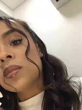 Snapshot of JuanaSimons chatting on March 12, 2025, 11:01 pm JuanaSimons online show from March 12, 2025, 11:01 pm