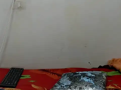 Snapshot of aliissa_more chatting on May 25, 2026, 7:53 pm aliissa more online show from May 25, 2026, 7:53 pm
