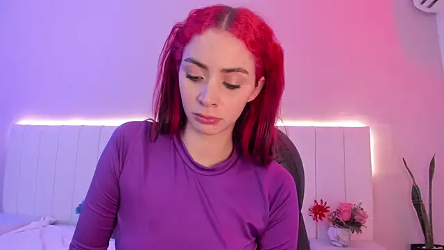 Snapshot of CAMILLEN_PETTID chatting on November 7, 2025, 10:32 pm CAMILLEN PETTID online show from November 7, 2025, 10:32 pm