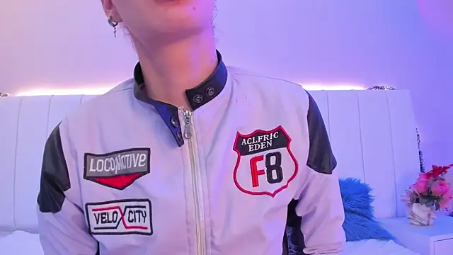 Snapshot of CAMILLEN_PETTID chatting on November 29, 2025, 10:35 pm CAMILLEN PETTID online show from November 29, 2025, 10:35 pm