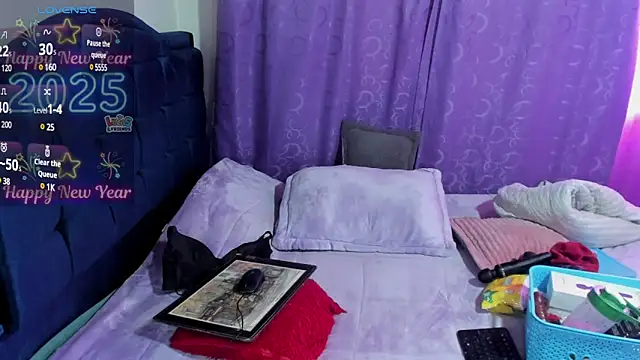 Snapshot of Kenia_oz chatting on January 14, 2025, 2:32 pm Kenia oz online show from January 14, 2025, 2:32 pm