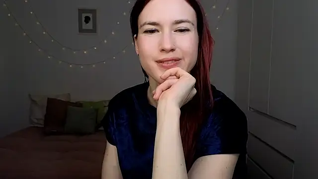 AliciaNewell online show from April 4, 2026, 7:11 pm