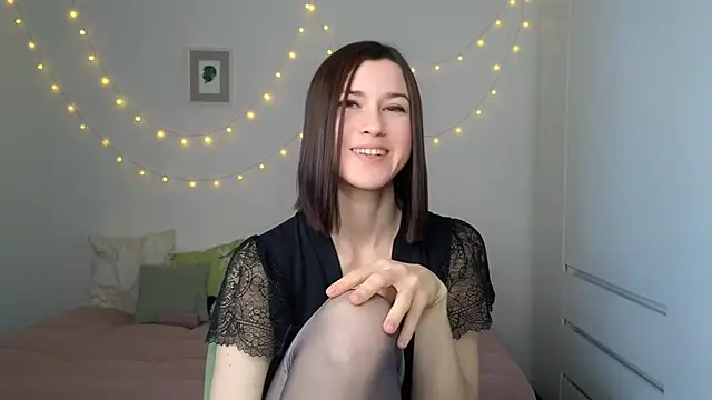 Snapshot of AliciaNewell chatting on May 27, 2026, 7:27 am AliciaNewell online show from May 27, 2026, 7:27 am