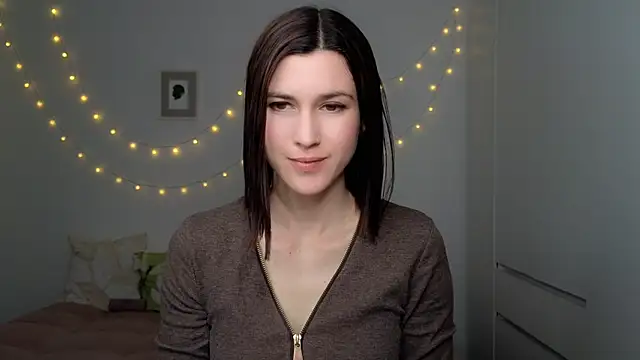Snapshot of AliciaNewell chatting on May 30, 2026, 5:10 pm AliciaNewell online show from May 30, 2026, 5:10 pm