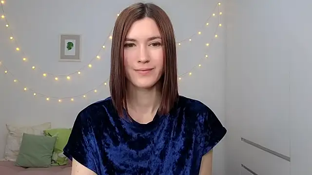 Snapshot of AliciaNewell chatting on June 15, 2026, 5:20 am AliciaNewell online show from June 15, 2026, 5:20 am